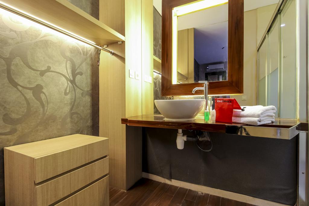 Reddoorz Plus Near Tugu Jogja Yogyakarta Bagian luar foto