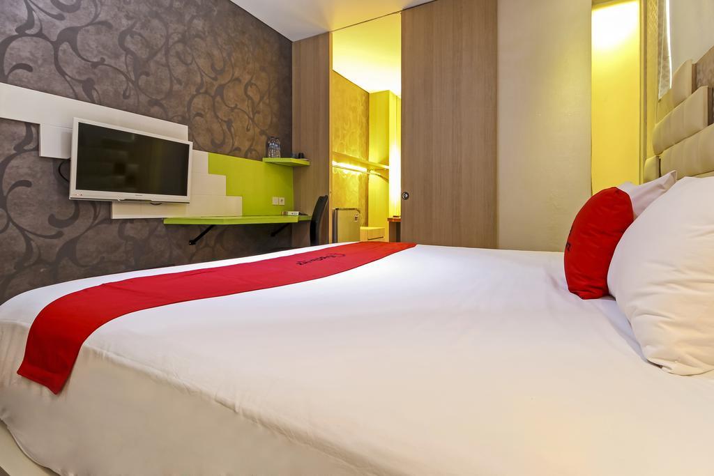 Reddoorz Plus Near Tugu Jogja Yogyakarta Bagian luar foto